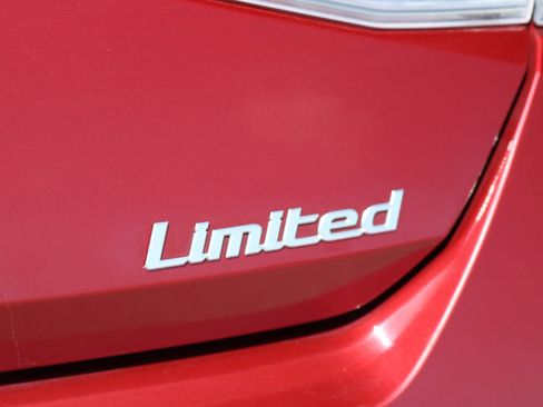 Used 2024 Hyundai Elantra Limited FWD image 9