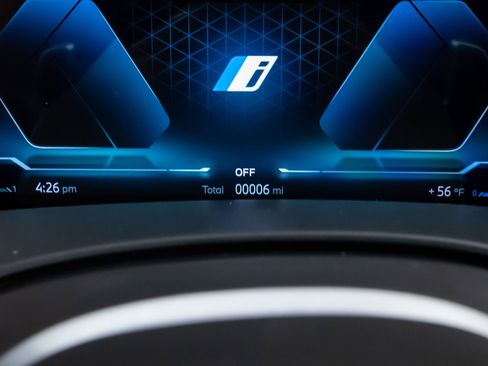 New 2026 BMW X5 xDrive50e w/ Executive Package image 22