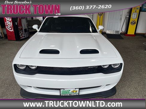 Used 2020 Dodge Challenger SRT Hellcat w/ Plus Package RWD image 8