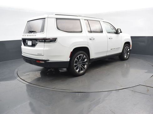 Used 2022 Jeep Grand Wagoneer Series III w/ HD Trailer Tow Package image 6