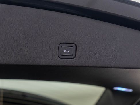 New 2025 Cadillac XT6 Premium Luxury image 32