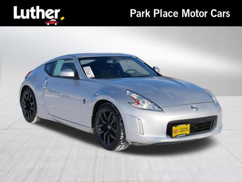 Used 2017 Nissan 370Z Coupe image 1