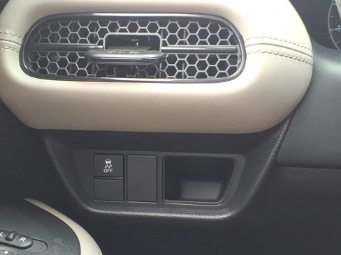 Certified 2024 Honda HR-V LX image 22