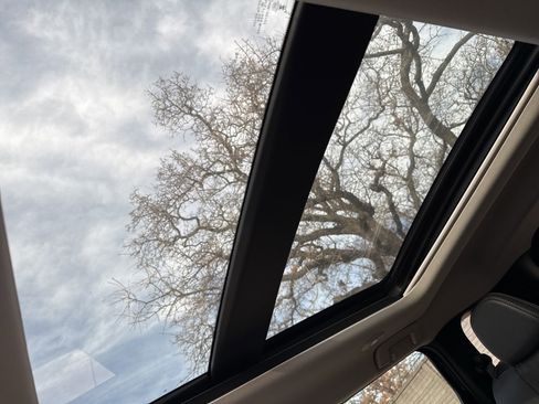 New 2025 Mitsubishi Outlander SE image 9