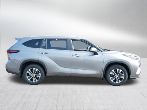 Certified 2026 Toyota Highlander XLE AWD/4WD image 8
