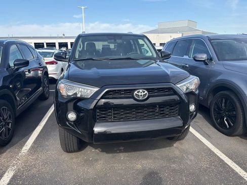 Used 2014 Toyota 4Runner SR5 Premium image 2