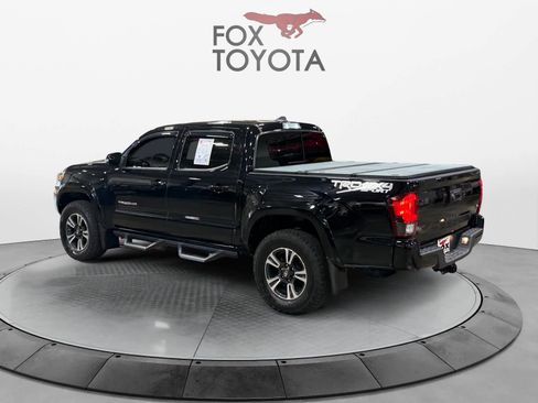 Used 2018 Toyota Tacoma TRD Sport AWD/4WD image 4