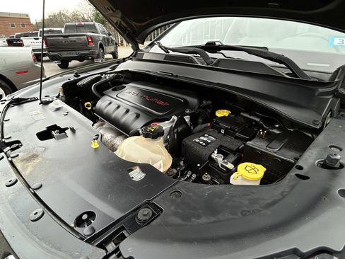 Used 2018 Jeep Compass Latitude w/ Popular Equipment Group image 19