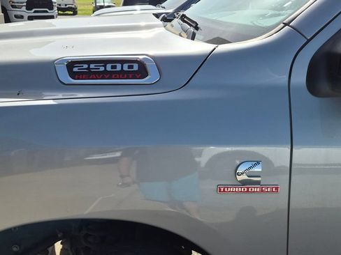 Used 2024 RAM 2500 Laramie AWD/4WD image 7