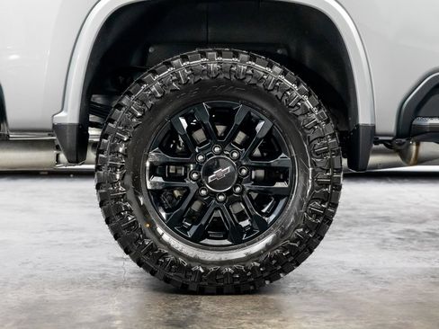 Used 2025 Chevrolet Silverado 2500 LTZ w/ LTZ Plus Package image 29