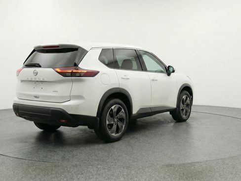 Used 2025 Nissan Rogue SV AWD/4WD image 9
