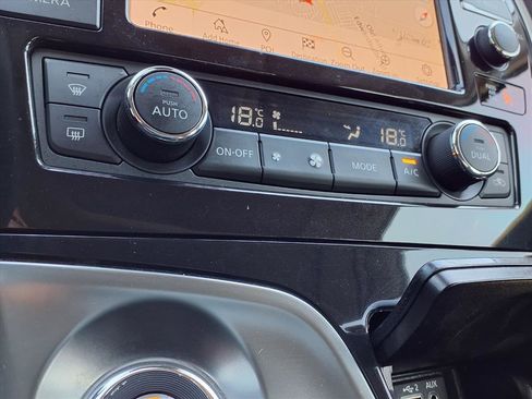 Used 2023 Nissan Maxima Platinum image 6