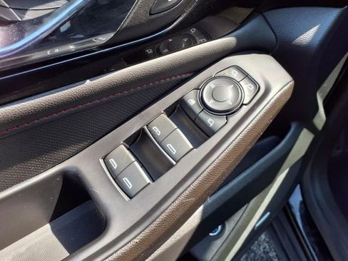 Used 2023 Chevrolet Traverse RS image 17