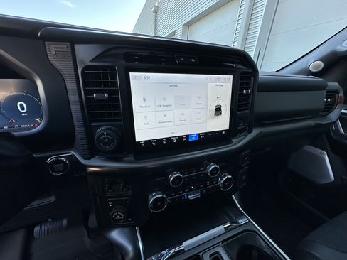 Used 2025 Ford F150 Raptor AWD/4WD image 24