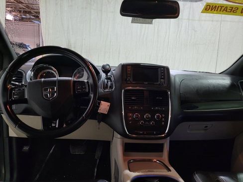 Used 2018 Dodge Grand Caravan SXT image 4