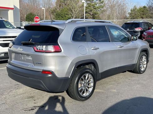 Used 2019 Jeep Cherokee Latitude Plus image 9