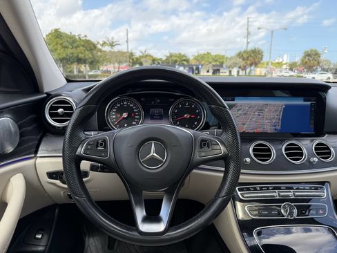 Used 2017 Mercedes-Benz E 300 4MATIC image 19