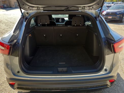 Used 2024 Chevrolet Trax RS image 30