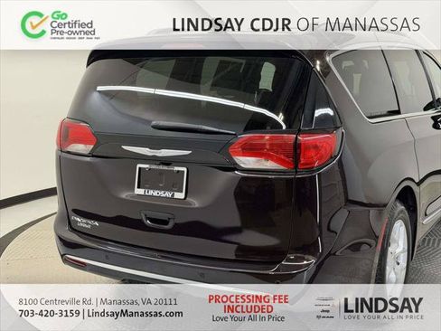 Certified 2017 Chrysler Pacifica Touring-L w/ Tire & Wheel Group FWD image 10