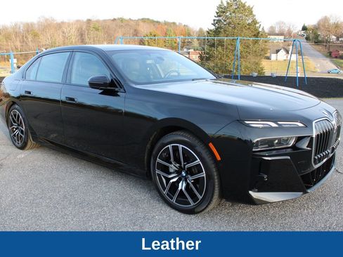 Used 2024 BMW i7 xDrive60 image 2