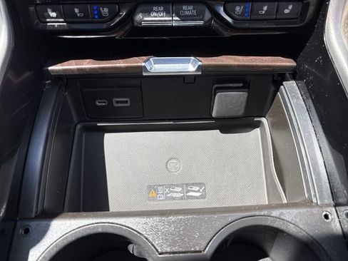 Used 2022 GMC Yukon XL Denali AWD/4WD image 19