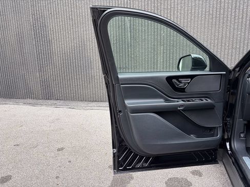 New 2026 Lincoln Aviator AWD image 16