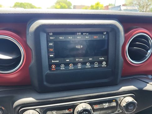 Used 2021 Jeep Wrangler Rubicon AWD/4WD image 23