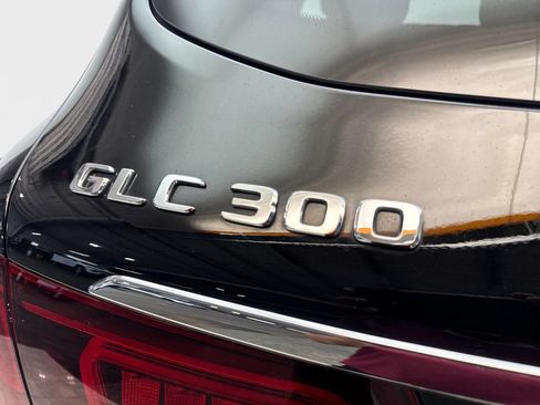 Used 2022 Mercedes-Benz GLC 300 w/ AMG Line image 23