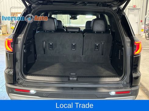 Used 2025 GMC Acadia Elevation w/ Elevation Premium Package image 9