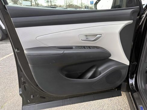 Used 2025 Hyundai Tucson SE AWD/4WD image 8