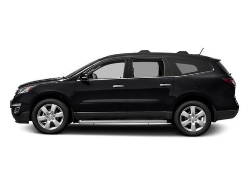 Used 2017 Chevrolet Traverse LT w/ Style and Technology Package FWD image 3