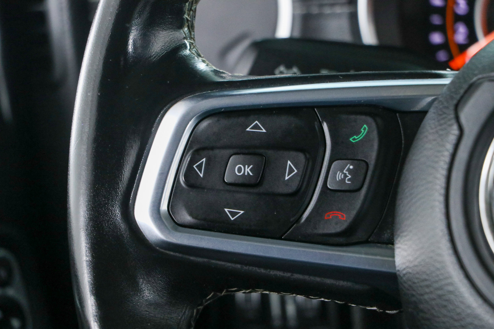 Used 2018 Jeep Wrangler Unlimited Sahara AWD/4WD image 14