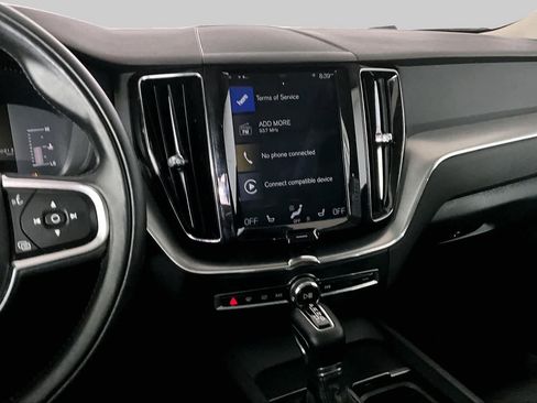 Used 2019 Volvo XC60 T5 Momentum w/ Premium Package AWD/4WD image 7