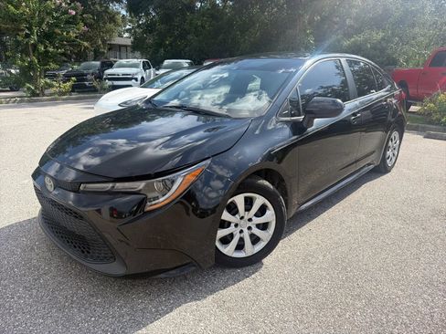 Used 2020 Toyota Corolla LE FWD image 2