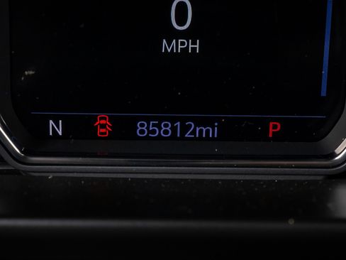 Used 2021 GMC Yukon XL SLT w/ SLT Luxury Package RWD image 17