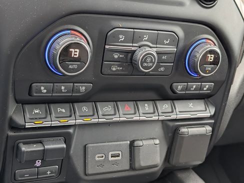 Used 2020 Chevrolet Silverado 1500 High Country w/ Technology Package image 14