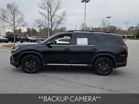 Used 2025 Honda Pilot Touring image 5
