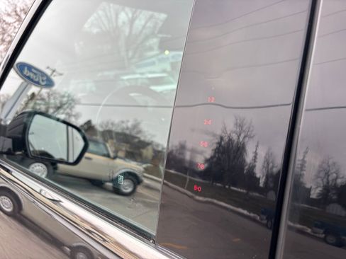 Used 2021 Ford Expedition Limited image 15