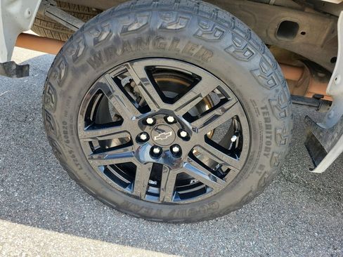 Used 2022 Chevrolet Silverado 1500 Custom Trail Boss AWD/4WD image 6