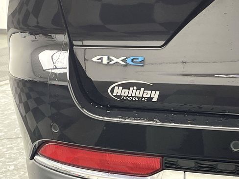 Used 2023 Jeep Grand Cherokee 4WD 4xe image 34