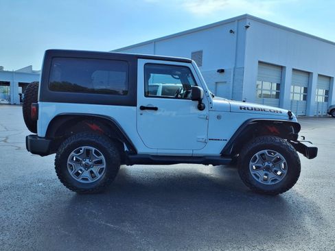 Used 2013 Jeep Wrangler Rubicon w/ Dual Top Group AWD/4WD image 30