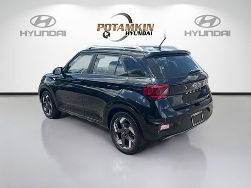 Certified 2023 Hyundai Venue SEL w/ Cargo Package FWD image 7