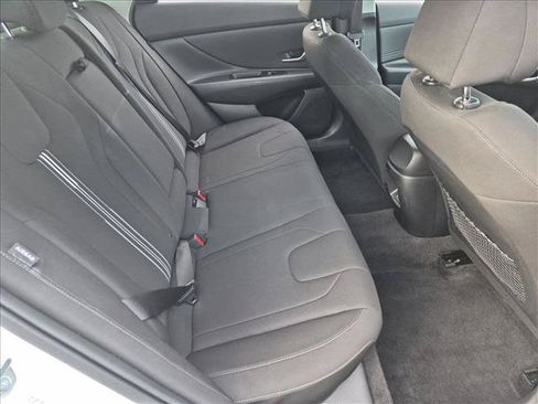 Used 2024 Hyundai Elantra SEL w/ Convenience Package FWD image 18