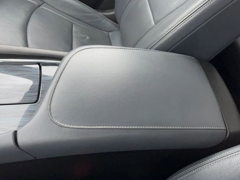 Used 2019 Buick Enclave Essence image 32