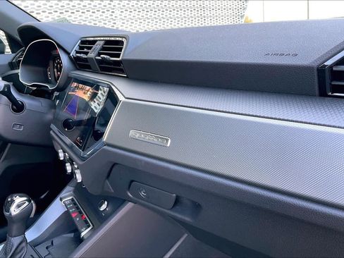 Certified 2025 Audi Q3 2.0T Premium w/ Convenience Package image 18