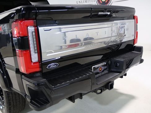 Used 2023 Ford F250 Platinum w/ FX4 Off-Road Package AWD/4WD image 82