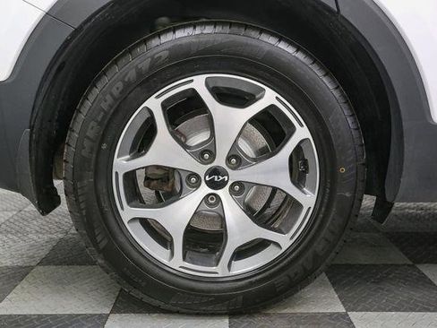 Used 2022 Kia Telluride EX image 17