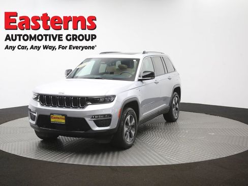 Used 2022 Jeep Grand Cherokee Limited 4xe w/ Luxury Tech Group II AWD/4WD image 57