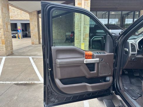 Used 2015 Ford F150 King Ranch w/ Equipment Group 601A Luxury AWD/4WD image 9