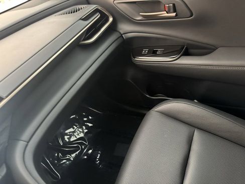 Used 2025 Toyota Crown Signia image 22